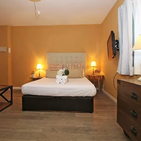 فندق Del Parque Flats Malagueta مالقة